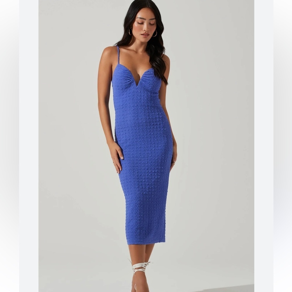 ASTR The Label Blue Textured Bodycon Midi Dress Spaghetti Strap Form Fitting L